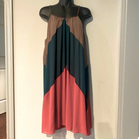 Color block dress - Picture 1 of 5